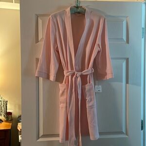 Croft&Barrow light weight pink robe. New. Never worn.